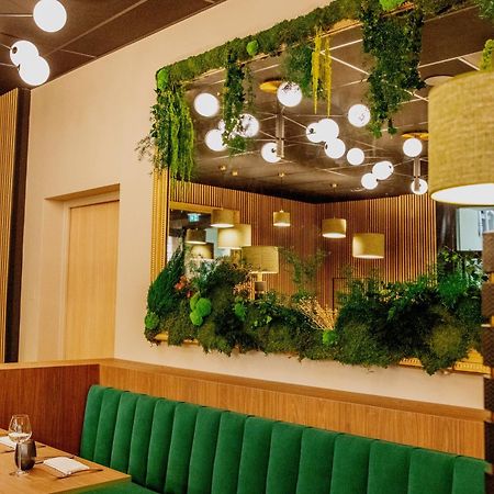 Logis Hotel-Restaurant Le Fontarabie 퐁테네이르콩트 외부 사진