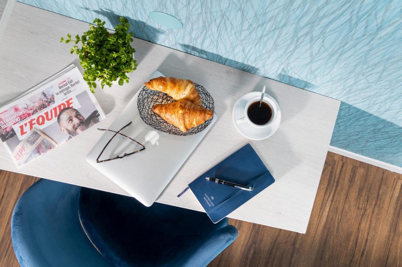 Logis Hotel-Restaurant Le Fontarabie 퐁테네이르콩트 외부 사진