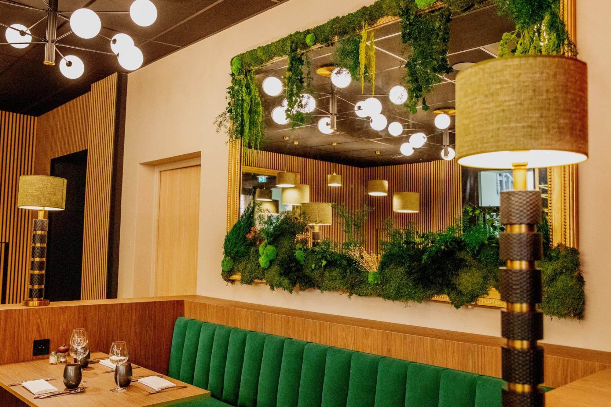 Logis Hotel-Restaurant Le Fontarabie 퐁테네이르콩트 외부 사진