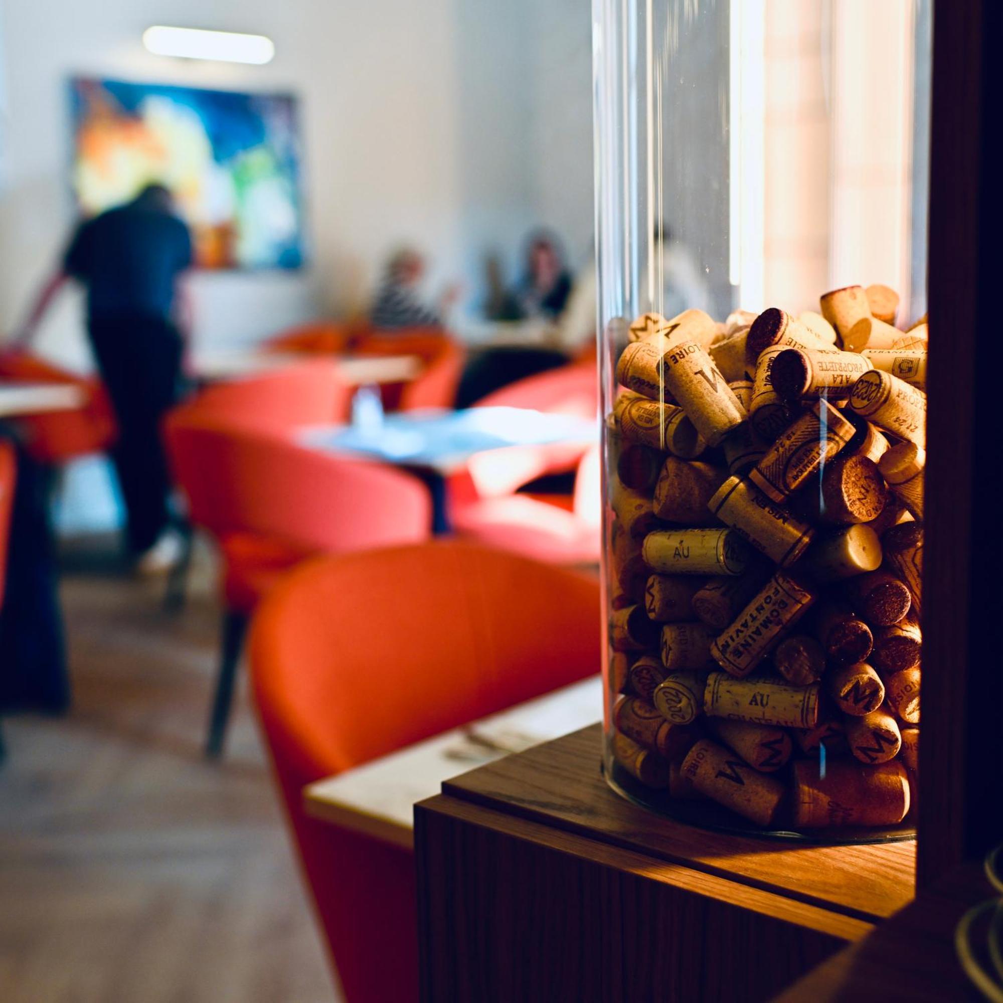 Logis Hotel-Restaurant Le Fontarabie 퐁테네이르콩트 외부 사진